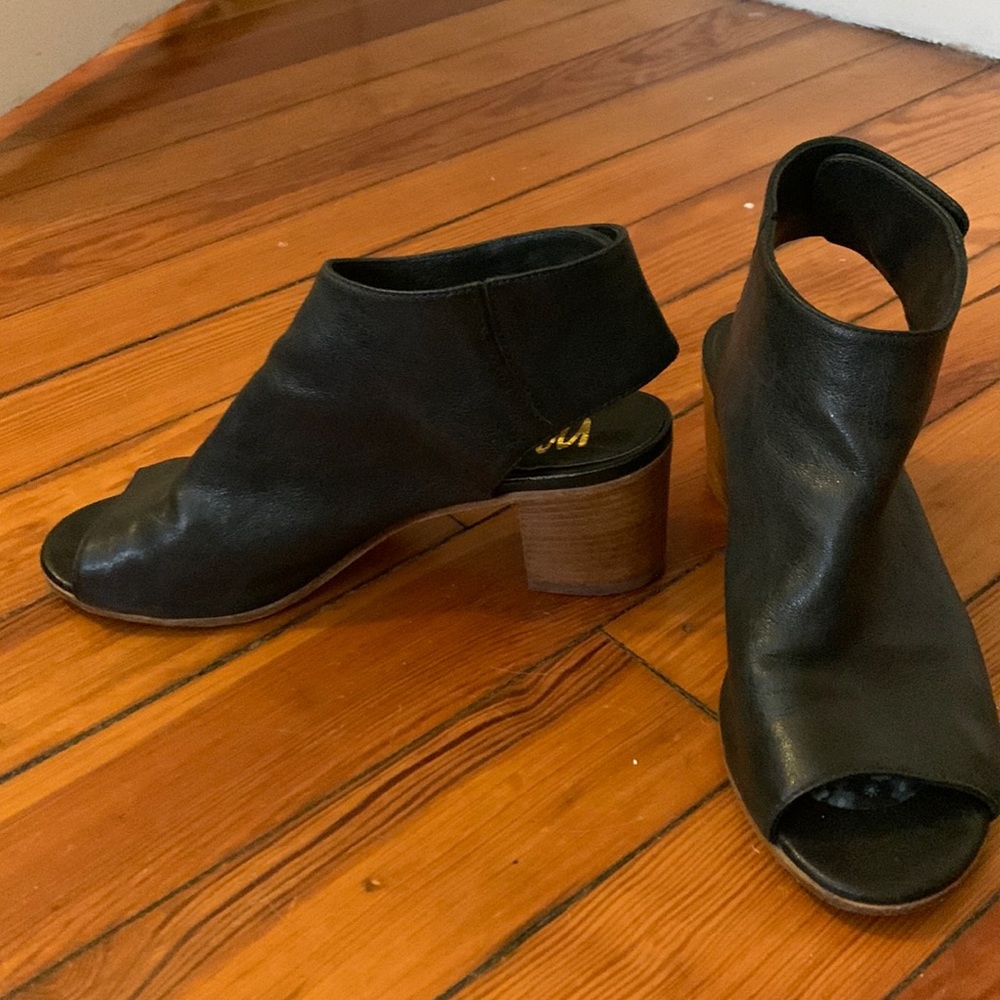 Mimosa Leather Block Heel Sandals Women’s size 10